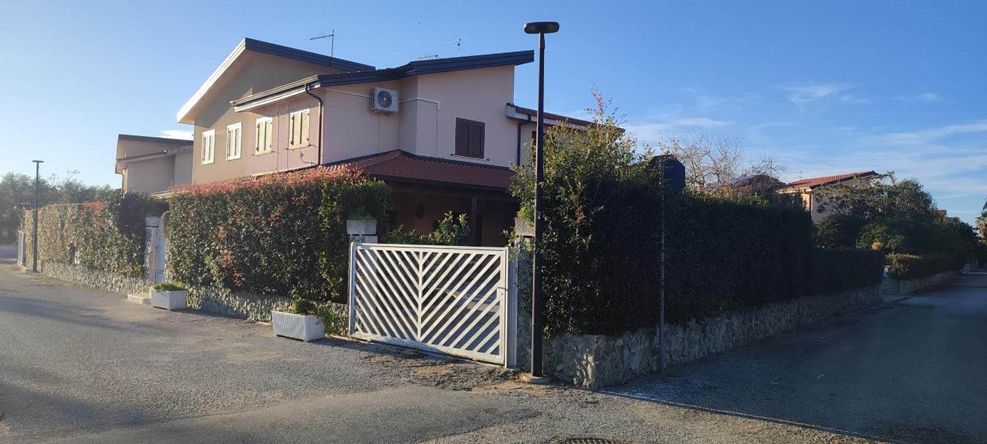 Villetta Aurora Villaggio Porto Ada A 2 Passi Dal Mare Pizzo  Extérieur photo