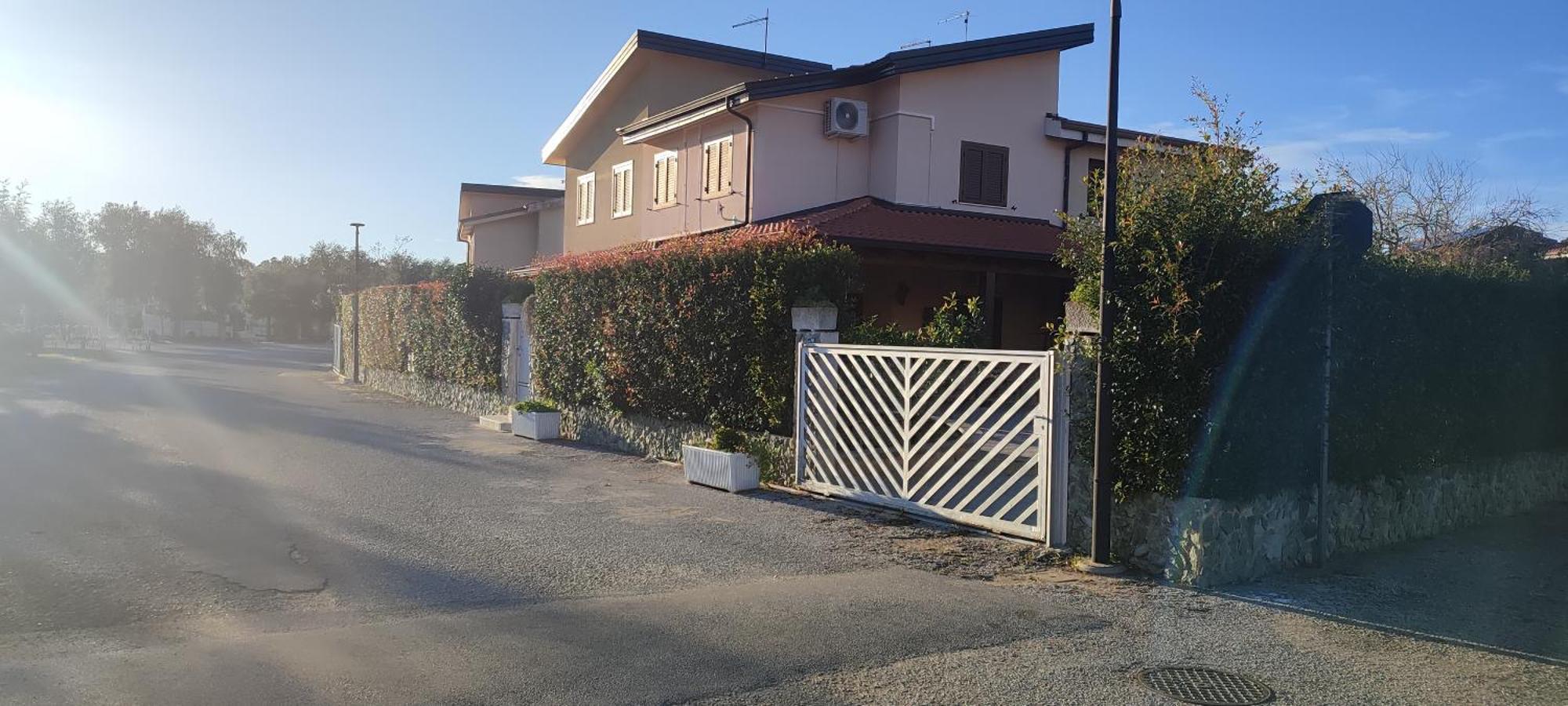 Villetta Aurora Villaggio Porto Ada A 2 Passi Dal Mare Pizzo  Extérieur photo